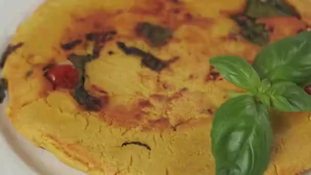 Detailní Pohled Chutnou Omeletu — Stock video