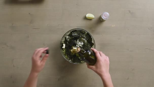 Mix Veganistische Salade Bovenaanzicht — Stockvideo