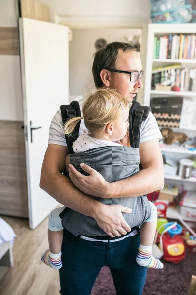 Young father with his daughter — Stock Photo, Image