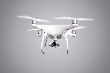 Uçan helikopter drone ile fotoğraf makinesi.  
