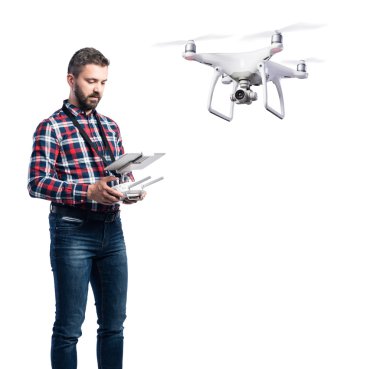 Uçan uçak ve uzaktan ile adam