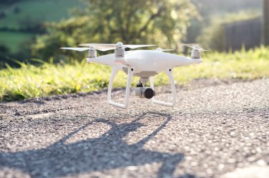 Uçan helikopter drone ile fotoğraf makinesi 