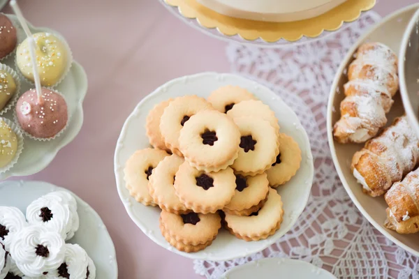 Jam cookies, meringues, cakepops — Stock Photo, Image