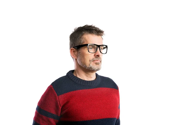 Uomo hipster maturo in maglione di lana. Studio girato, isolato . — Foto Stock