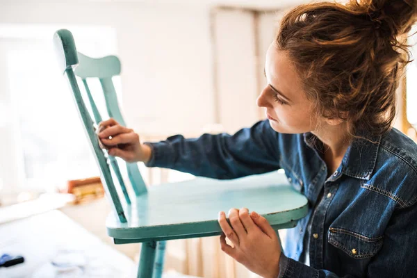 Small business of a young woman. — Stock Photo, Image