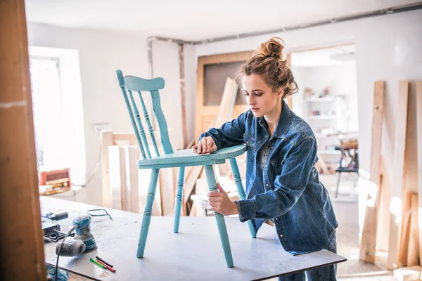 Small business of a young woman. — Stock Photo, Image