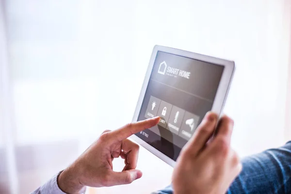 Una tableta con pantalla de inicio inteligente . —  Fotos de Stock