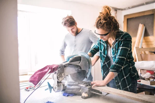 Kleinunternehmen eines jungen Paares. — Stockfoto