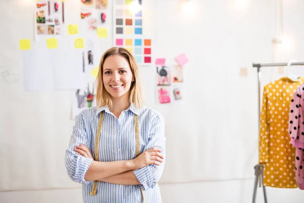 Young creative woman in a studio, startup business. — Stock Photo, Image