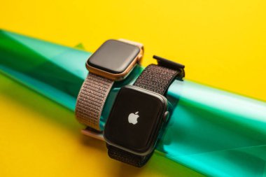 Nova Bana, Slovakya - 17 Kasım 2019: New Apple Watch Serisi 5