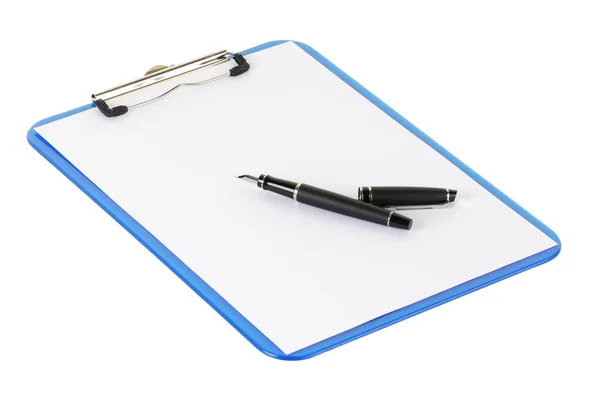 Clipboard azul isolado no branco com caneta-tinteiro — Fotografia de Stock