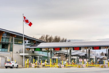 Surrey, Kanada - 29 Mart 2020: Covid-19 virüsü sırasında Kanada sınır şeritleri kapatıldı