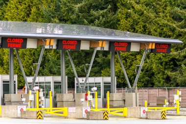 Surrey, Kanada - 29 Mart 2020: Covid-19 virüsü sırasında Kanada sınır şeritleri kapatıldı