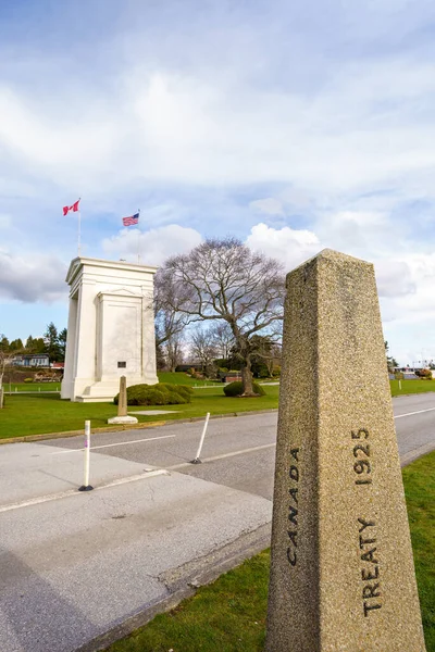 Surrey, Canadá - 29 de marzo de 2020: Carreteras vacías en el acercamiento a la frontera de Canadá con Estados Unidos — Foto de Stock