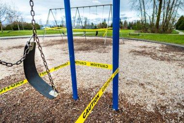 Surrey, Kanada - 29 Mart 2020: Coronavirüs salgını nedeniyle oyun alanı kapatıldı