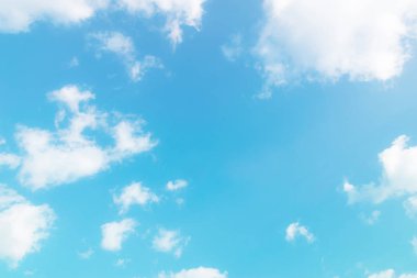 Doğa, gökyüzü ve bulutlar Parlak ve ferahlatıcı