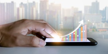 İş dünyası grafikleri teknoloji geliştirme ile analiz ederek şirketleri başarıya ve büyüyen plan konseptine yönlendirir