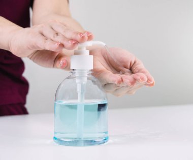 Elleri yıkamak alkolü temiz tutmak virüsü yok etmek