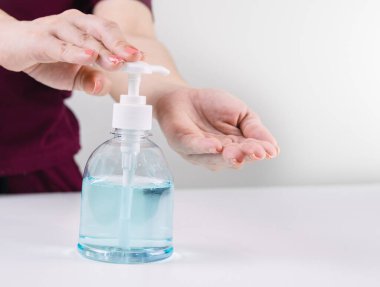 Elleri yıkamak alkolü temiz tutmak virüsü yok etmek