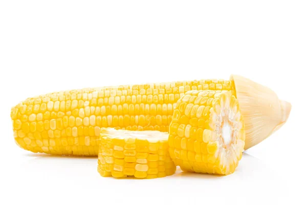 Kukurydza Gotowana Białym Tle — Zdjęcie stockowe
