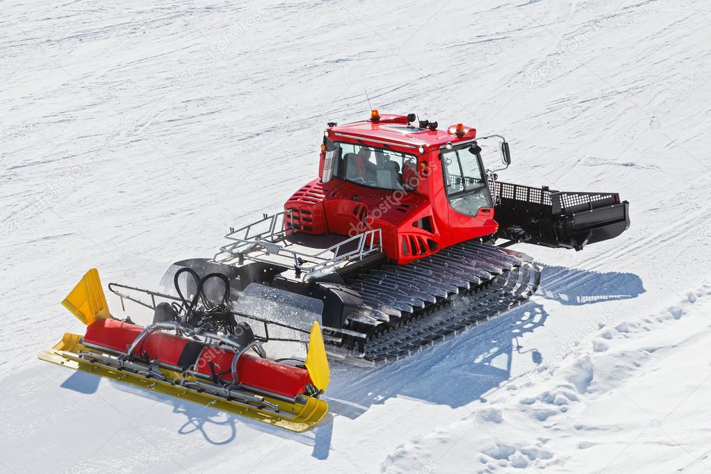 Ski resort maintenance Stock Photo by ©obencem 128583302