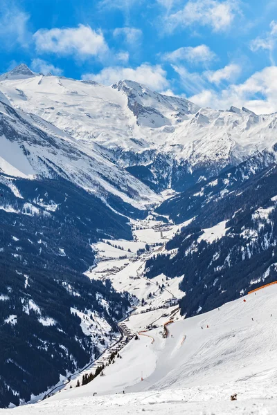 Paysage hivernal dans les Alpes — Photo