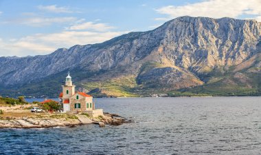 Sucuraj yılında deniz feneri
