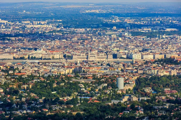 Mooie stadsgezicht van Boedapest — Stockfoto