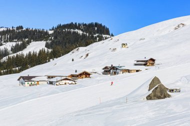 Alpleri'nde kış manzarası