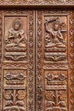 Güzel oyma kapı