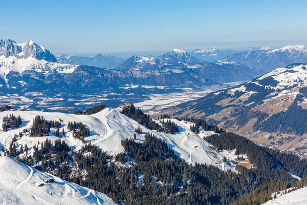 Paisaje invernal en los Alpes —  Fotos de Stock