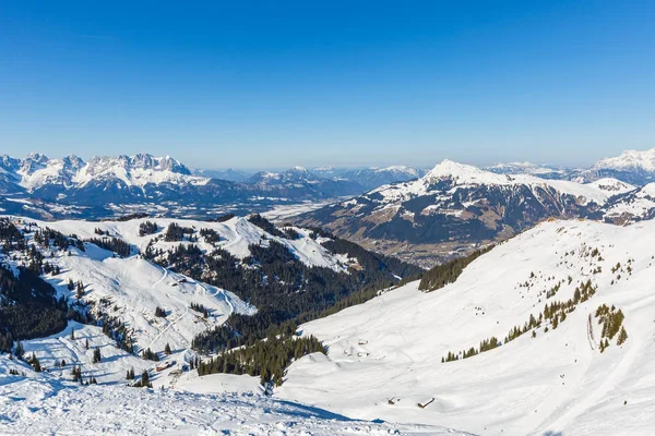 Paesaggio invernale nelle Alpi — Foto Stock