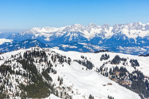 在阿尔卑斯山冬季风景 — 图库照片