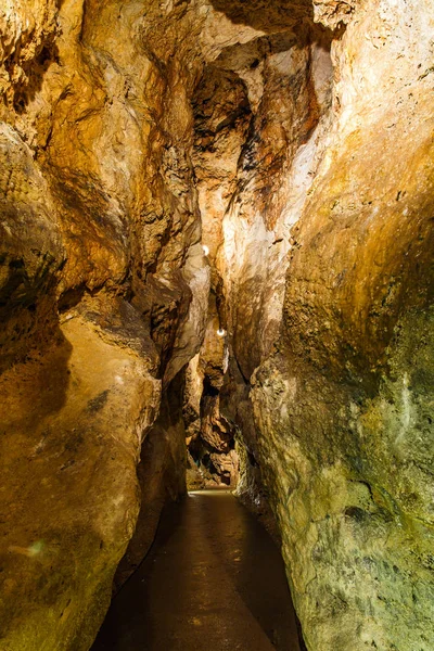 Vápencové jeskynní systém — Stock fotografie