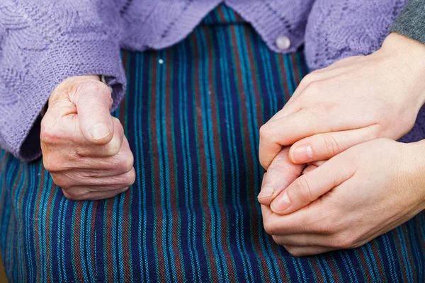 Lugnande, hjälpsamma hand — Stockfoto