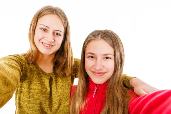 Hermanas jóvenes felices —  Fotos de Stock