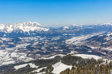 Alpleri'nde kış manzarası