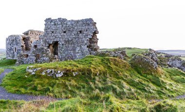 Dunamase kalesi kalıntıları