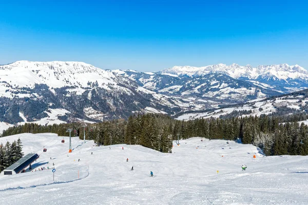 Alpleri'nde kış manzarası