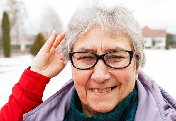 Sorridente donna anziana — Foto Stock