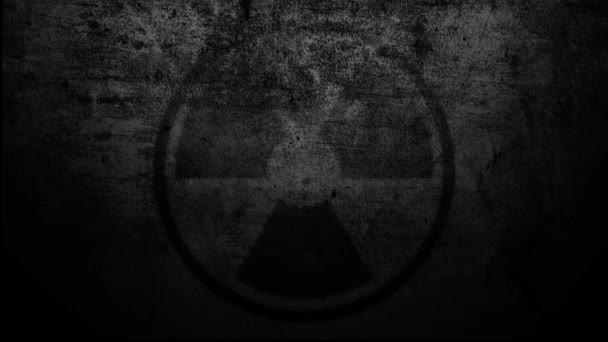 Strahlung an der alten Mauer — Stockvideo