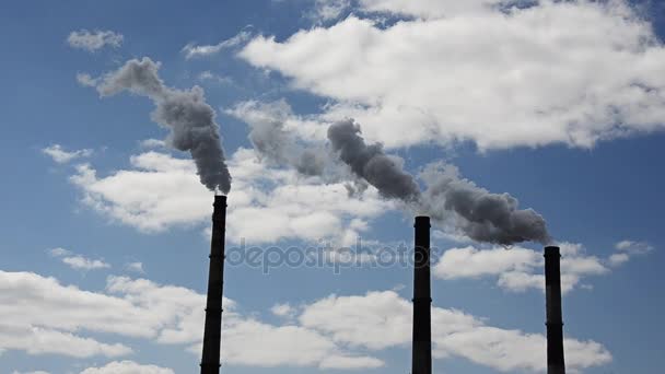 Emissies van schadelijke stoffen in de atmosfeer — Stockvideo