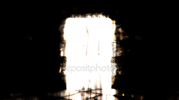 幽灵女孩在白色的门可怕的幽灵 — 图库视频影像