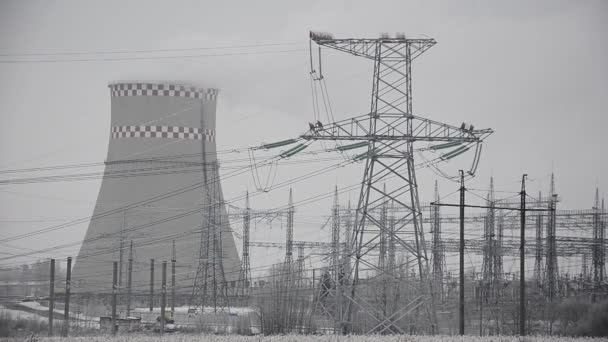 CHP en nieve pesada. Planta de cogeneración . — Vídeo de stock