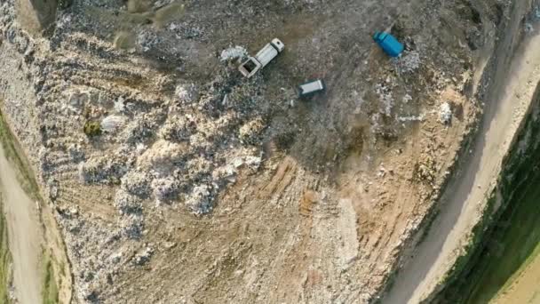 La citta 'scarica i rifiuti domestici. Fotografia aerea . — Video Stock