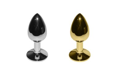 Beyaz bir arka plan üzerinde izole metal anal prizler.
