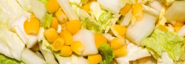 Mısır ile salata Pekin lahanası. Mısır ile Pekin lahanası..