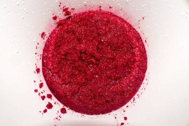 Pancar ezmesi, ezilmiş pancar dokusu, rendelenmiş pancar kökü arkaplanı..