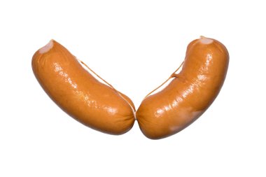 Beyaz arka planda izole edilmiş sosisler. Beyaz arka planda taze pastırma.