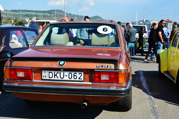 Tyska Bmw E12 528 sedan klassiska — Stockfoto